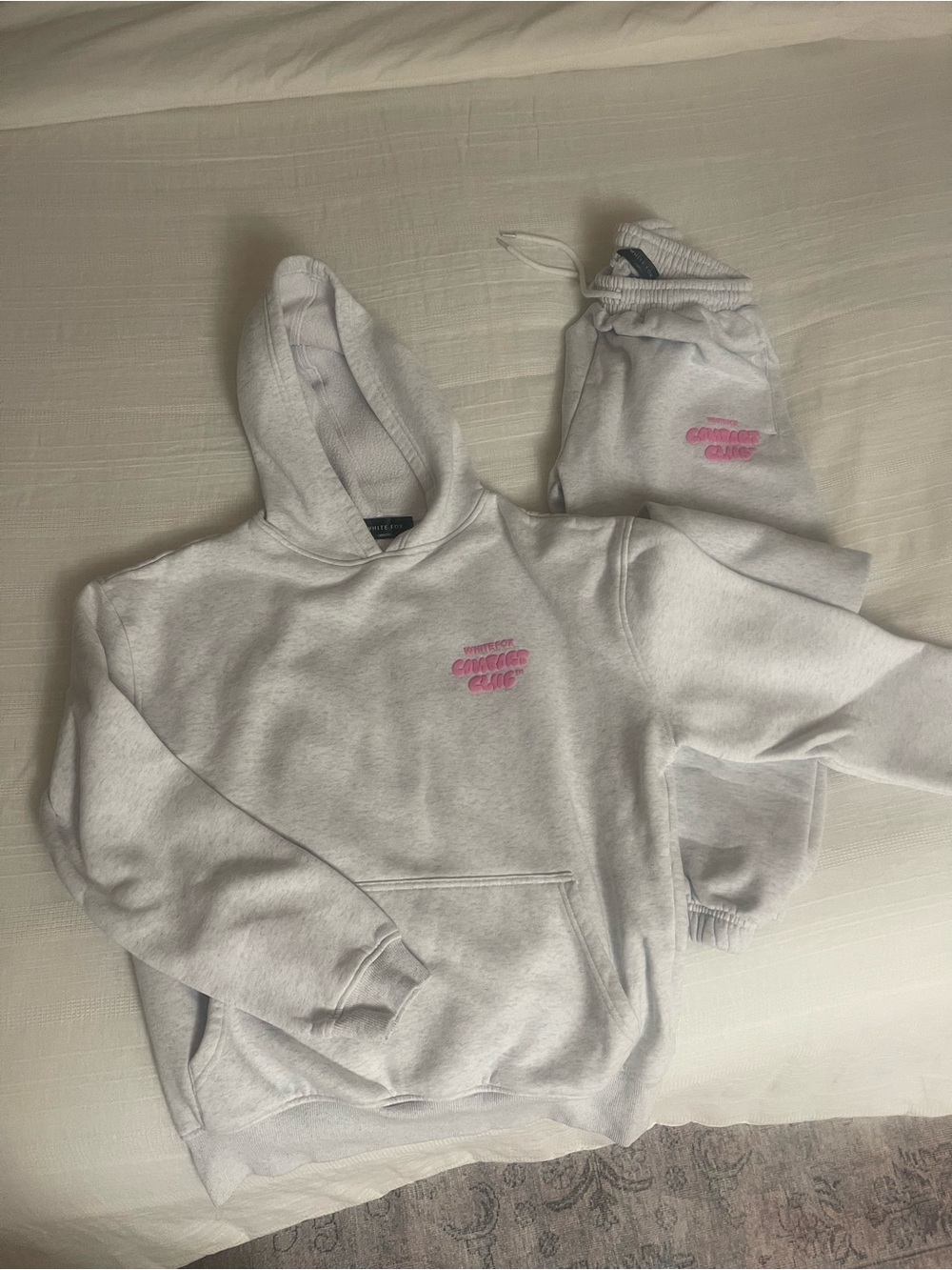 White Fox Comfort Club Light Gray Hoodie & Sweatpants Set with Pink Logo XXS